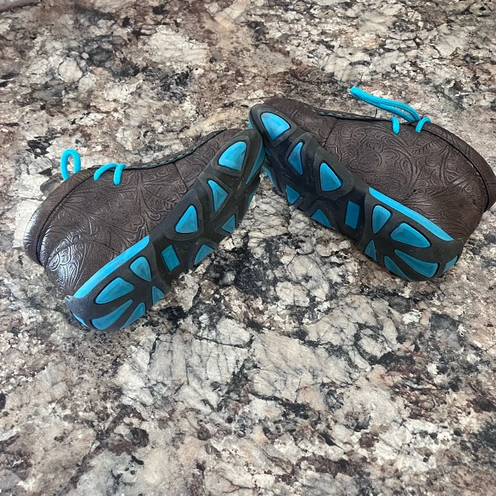 Twister chic moccasins